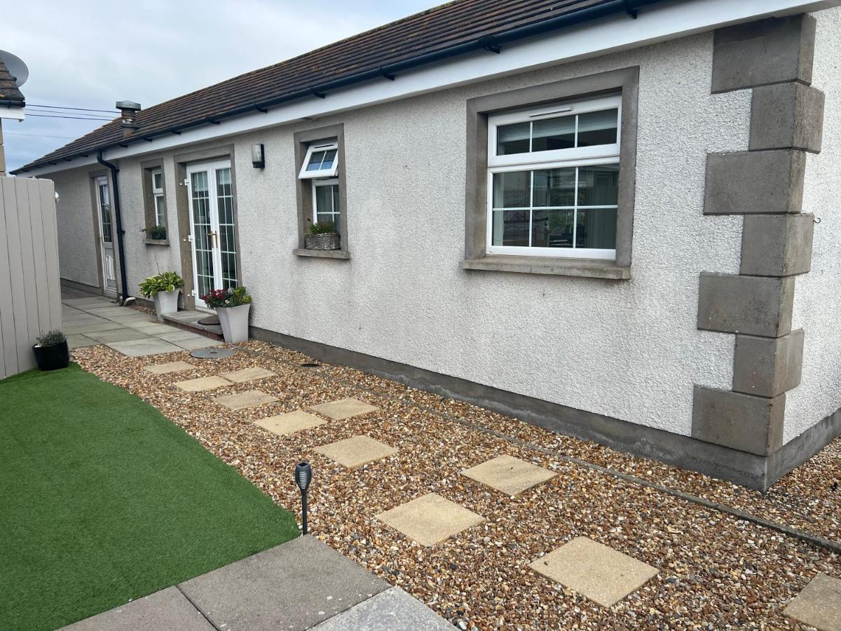 Smythe Cottage Kirkistown エクステリア 写真