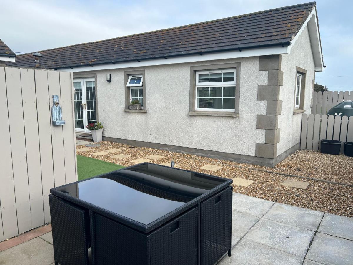 Smythe Cottage Kirkistown エクステリア 写真