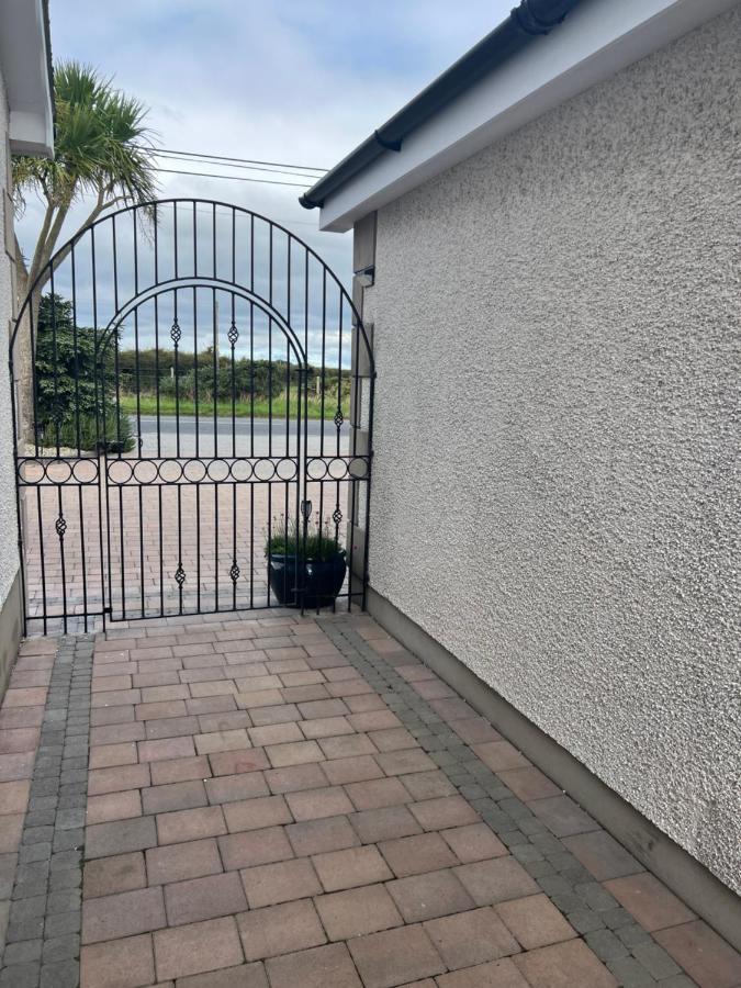 Smythe Cottage Kirkistown エクステリア 写真