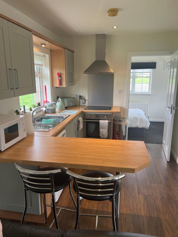 Smythe Cottage Kirkistown エクステリア 写真