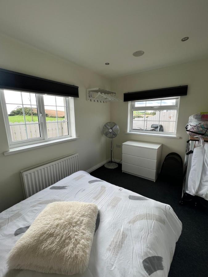 Smythe Cottage Kirkistown エクステリア 写真
